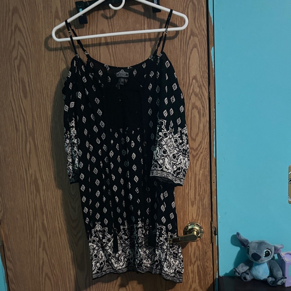 Chaps Black and White Patterned Blouse